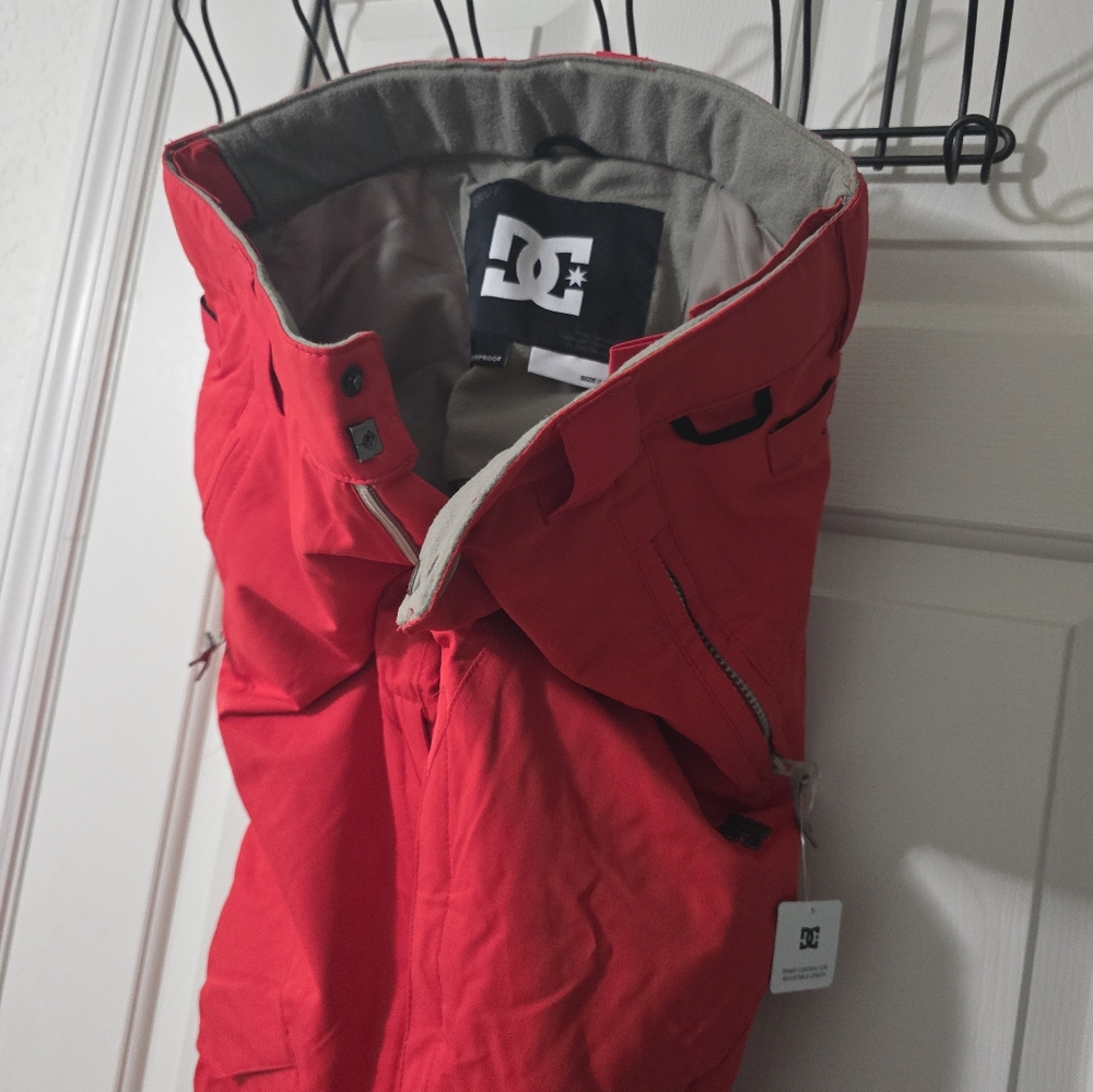 Women's sz small DC ski/snowboard pants